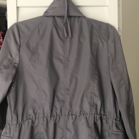 Calvin Klein lightweight grey rain jacket - Picture 8 of 10